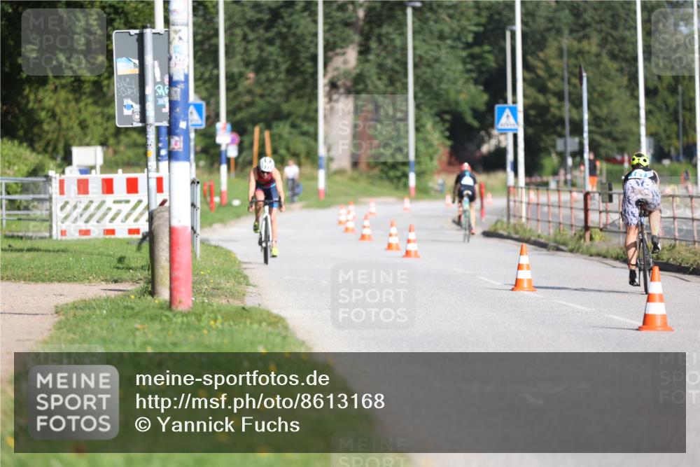 17.08.2025 - KN Förde Triathlon 2025 Yannick Fuchs http://msf.ph/oto/8613168 17.08.2025 09:18:18 Radfahren 121, 103, 105, 107 meine-sportfotos.de