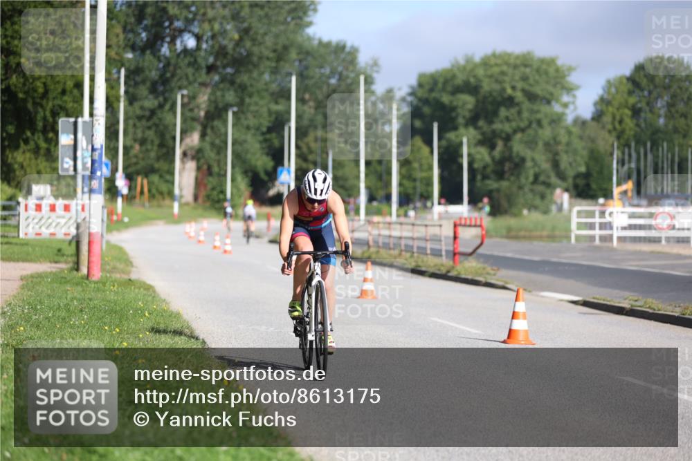 17.08.2025 - KN Förde Triathlon 2025 Yannick Fuchs http://msf.ph/oto/8613175 17.08.2025 09:18:22 Radfahren 120, 121, 103 meine-sportfotos.de