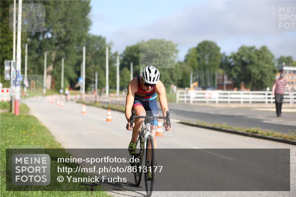 17.08.2025 - KN Förde Triathlon 2025 Yannick Fuchs http://msf.ph/oto/8613177 17.08.2025 09:18:22 Radfahren 120, 121, 103 meine-sportfotos.de