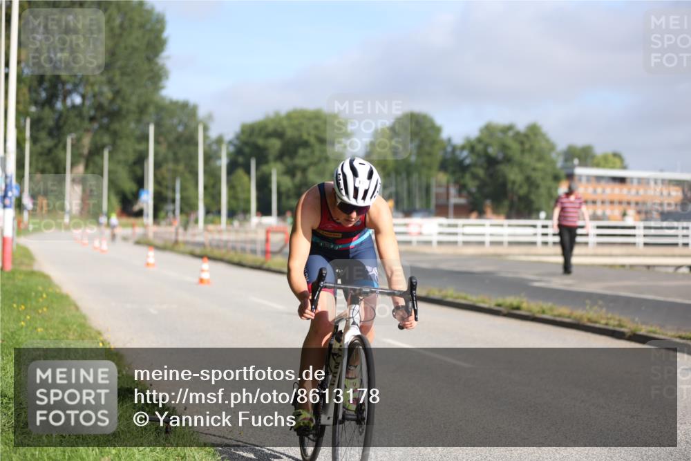 17.08.2025 - KN Förde Triathlon 2025 Yannick Fuchs http://msf.ph/oto/8613178 17.08.2025 09:18:23 Radfahren 120, 121, 103 meine-sportfotos.de