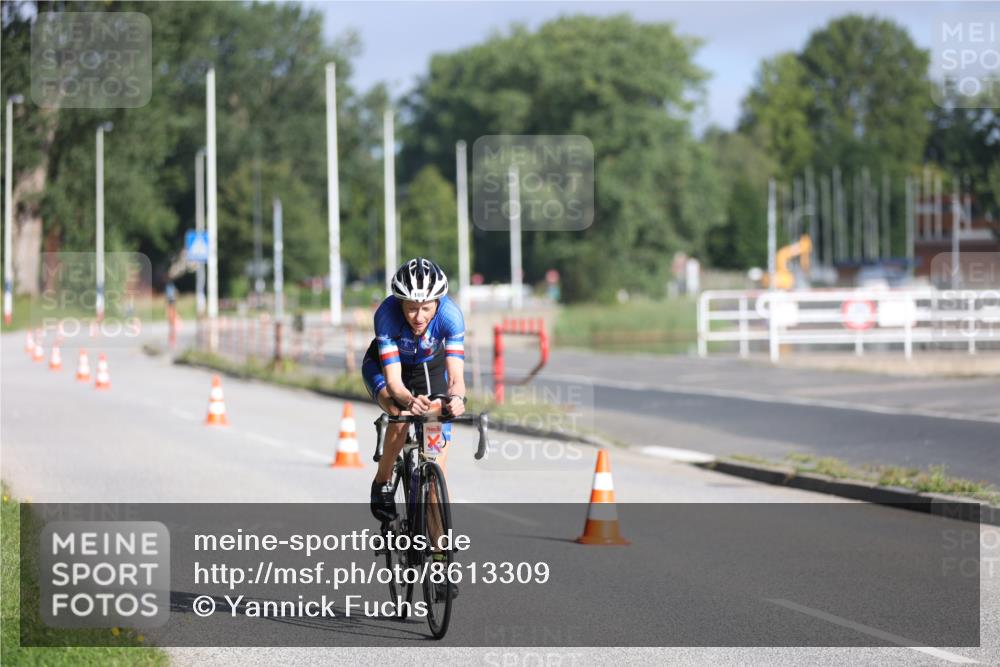 17.08.2025 - KN Förde Triathlon 2025 Yannick Fuchs http://msf.ph/oto/8613309 17.08.2025 09:19:10 Radfahren 108, 109, 110, 113, 116 meine-sportfotos.de