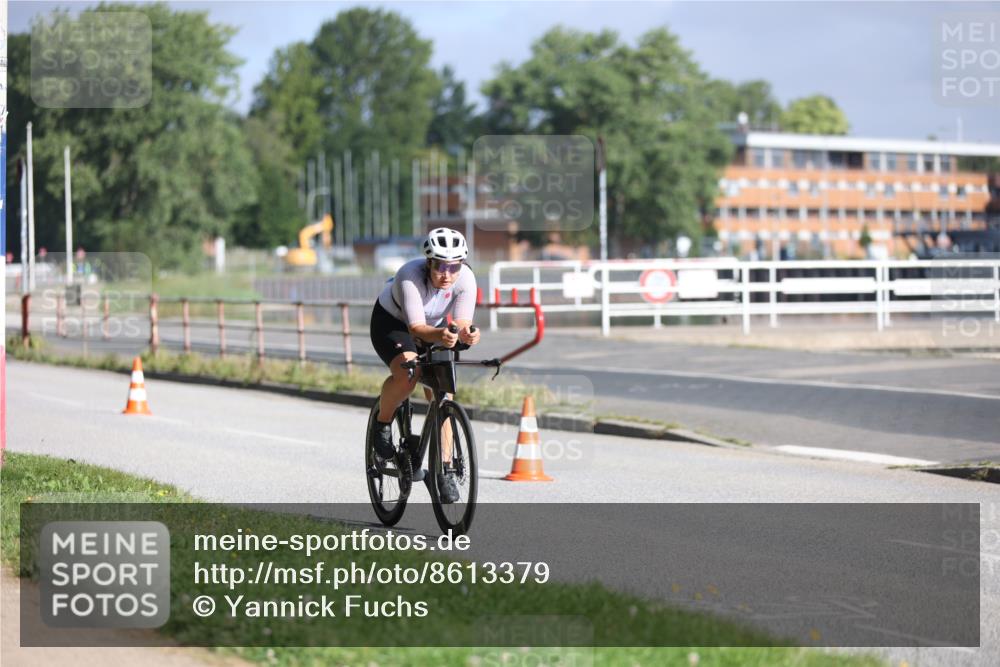 17.08.2025 - KN Förde Triathlon 2025 Yannick Fuchs http://msf.ph/oto/8613379 17.08.2025 09:20:18 Radfahren 117, 125, 157 meine-sportfotos.de