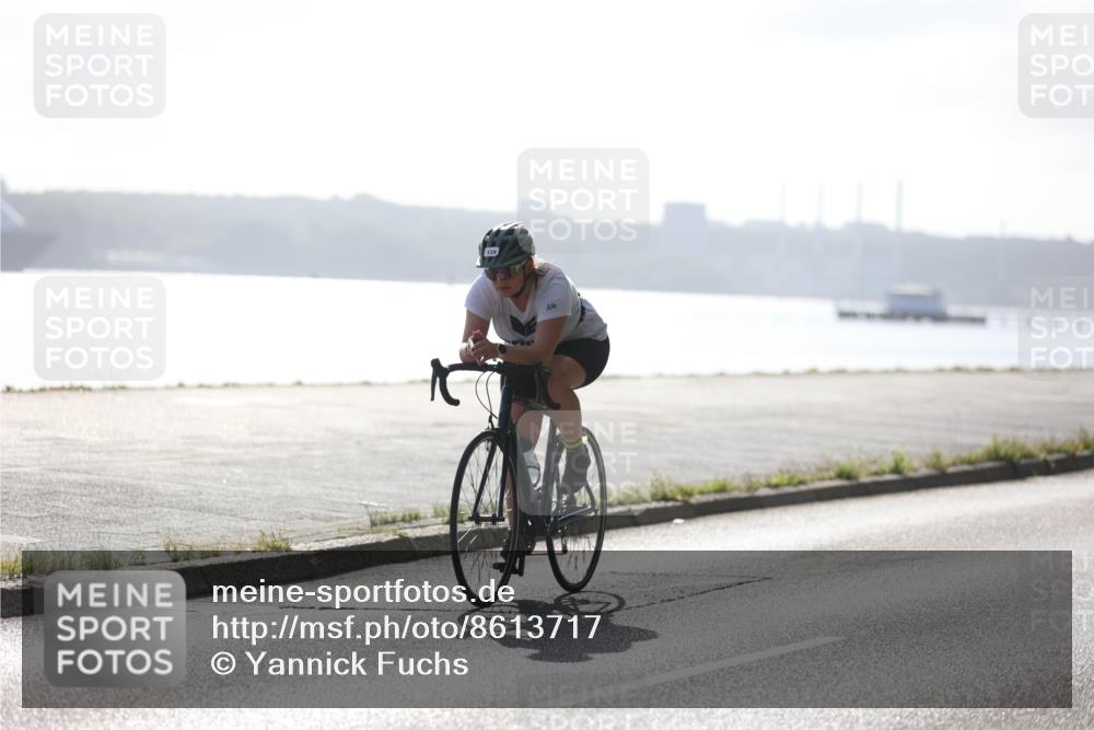 17.08.2025 - KN Förde Triathlon 2025 Yannick Fuchs http://msf.ph/oto/8613717 17.08.2025 09:22:53 Radfahren 139, 143 meine-sportfotos.de