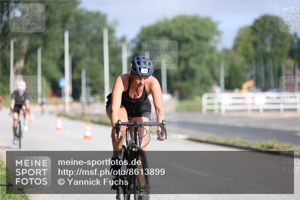 17.08.2025 - KN Förde Triathlon 2025 Yannick Fuchs http://msf.ph/oto/8613899 17.08.2025 09:24:21 Radfahren 128, 150, 162 meine-sportfotos.de
