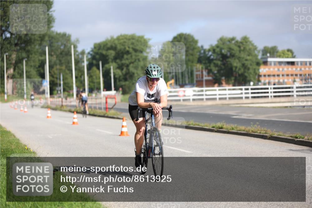 17.08.2025 - KN Förde Triathlon 2025 Yannick Fuchs http://msf.ph/oto/8613925 17.08.2025 09:24:42 Radfahren 139, 141, 252 meine-sportfotos.de