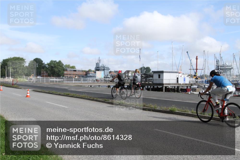 17.08.2025 - KN Förde Triathlon 2025 Yannick Fuchs http://msf.ph/oto/8614328 17.08.2025 10:03:21 Radfahren 158, 169 meine-sportfotos.de