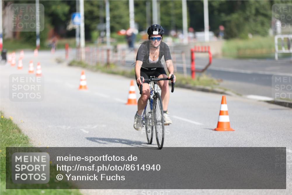 17.08.2025 - KN Förde Triathlon 2025 Yannick Fuchs http://msf.ph/oto/8614940 17.08.2025 10:03:05 Radfahren 142, 216, 181 meine-sportfotos.de