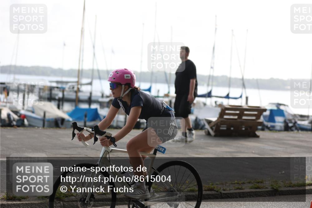 17.08.2025 - KN Förde Triathlon 2025 Yannick Fuchs http://msf.ph/oto/8615004 17.08.2025 10:03:31 Radfahren 149, 183, 202, 213, 215, 221, 223, 242, 158, 183 meine-sportfotos.de