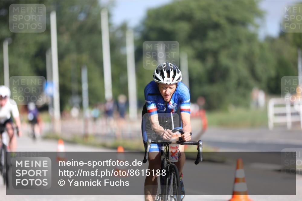 17.08.2025 - KN Förde Triathlon 2025 Yannick Fuchs http://msf.ph/oto/8615188 17.08.2025 09:29:41 Radfahren 108, 110, 136, 179, 196, 211, 196, 205 meine-sportfotos.de