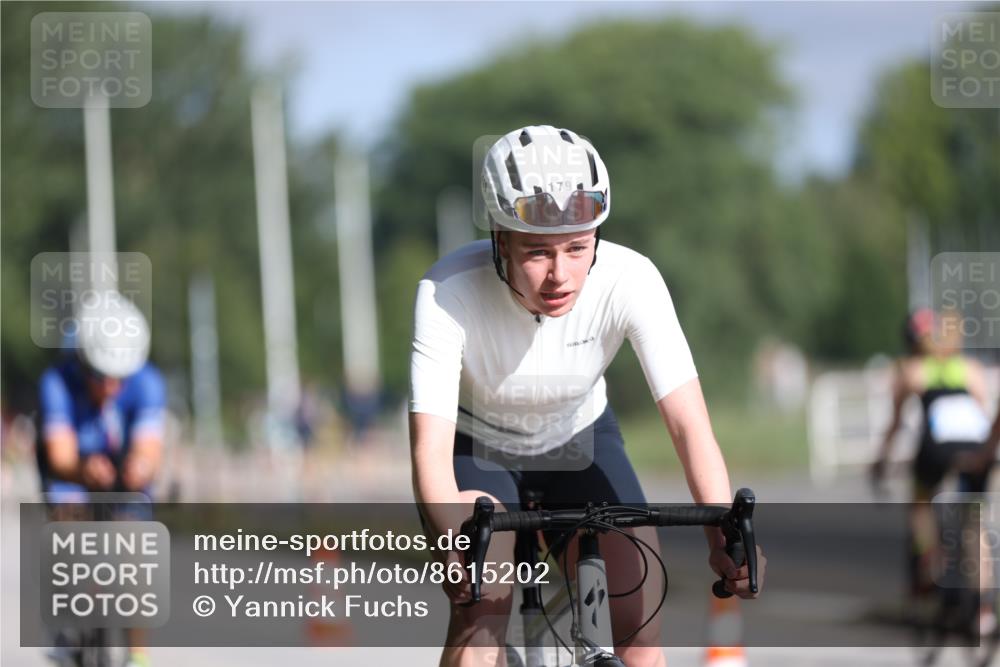 17.08.2025 - KN Förde Triathlon 2025 Yannick Fuchs http://msf.ph/oto/8615202 17.08.2025 09:29:42 Radfahren 108, 110, 136, 179, 211, 196, 205 meine-sportfotos.de