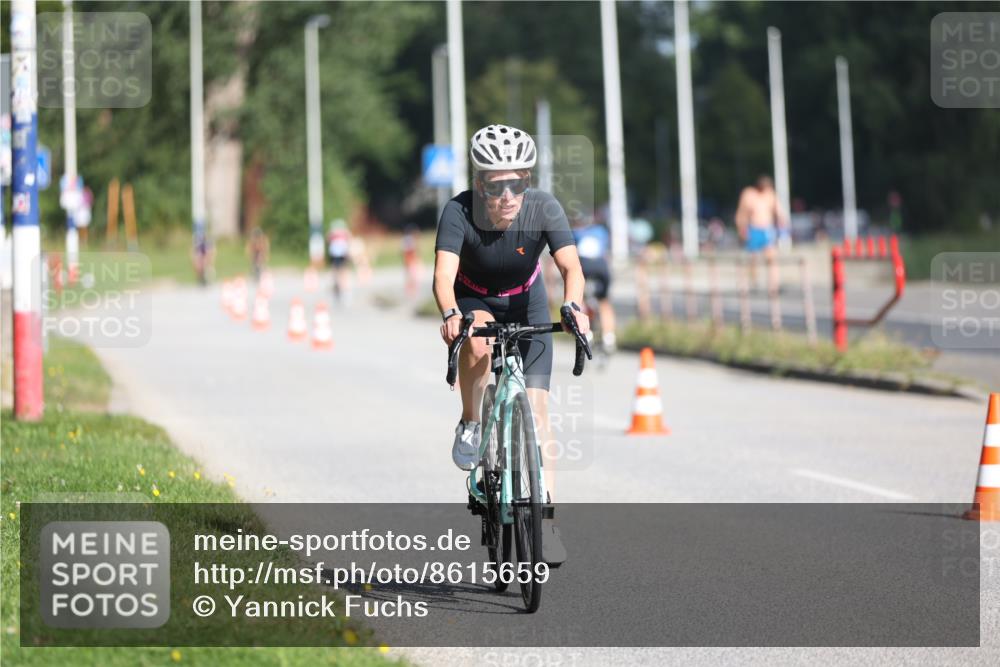 17.08.2025 - KN Förde Triathlon 2025 Yannick Fuchs http://msf.ph/oto/8615659 17.08.2025 09:32:05 Radfahren 210, 213, 225, 234, 244 meine-sportfotos.de