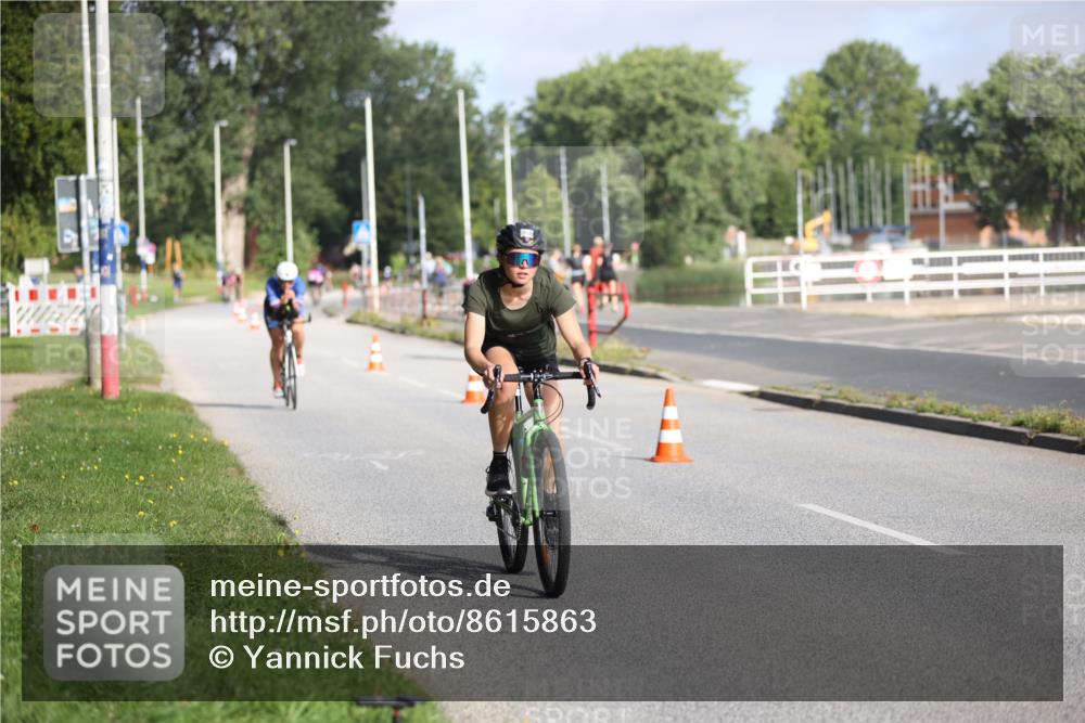 17.08.2025 - KN Förde Triathlon 2025 Yannick Fuchs http://msf.ph/oto/8615863 17.08.2025 09:32:57 Radfahren 102, 104, 122, 133, 198, 218, 111, 126, 133, 152, 197, 198, 208, 212, 216 meine-sportfotos.de