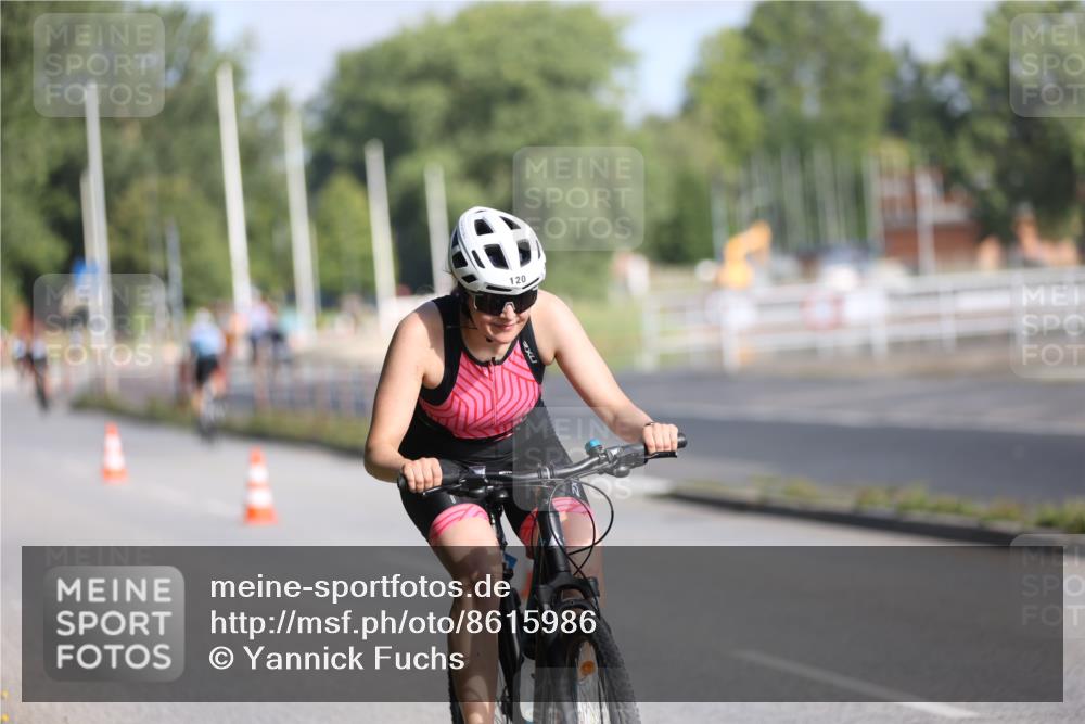 17.08.2025 - KN Förde Triathlon 2025 Yannick Fuchs http://msf.ph/oto/8615986 17.08.2025 09:33:31 Radfahren 120, 231, 237, 118 meine-sportfotos.de