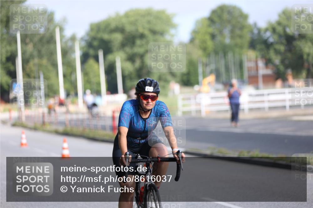 17.08.2025 - KN Förde Triathlon 2025 Yannick Fuchs http://msf.ph/oto/8616037 17.08.2025 09:33:42 Radfahren 135, 142, 150, 171, 234, 231, 237 meine-sportfotos.de