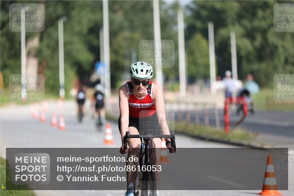 17.08.2025 - KN Förde Triathlon 2025 Yannick Fuchs http://msf.ph/oto/8616053 17.08.2025 09:33:51 Radfahren 135, 142, 171, 249, 150 meine-sportfotos.de