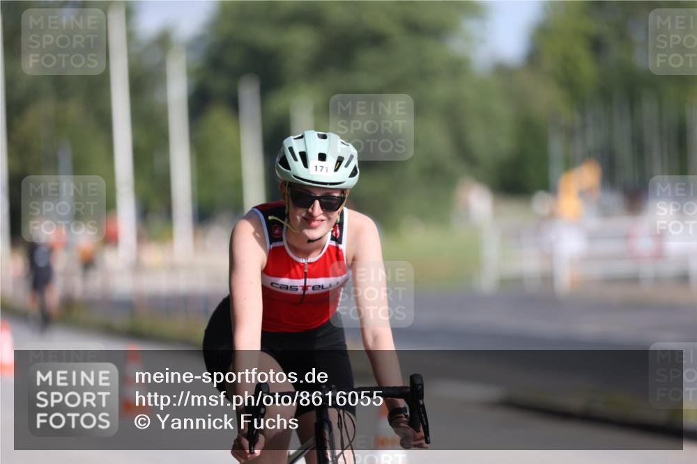 17.08.2025 - KN Förde Triathlon 2025 Yannick Fuchs http://msf.ph/oto/8616055 17.08.2025 09:33:52 Radfahren 135, 142, 171, 249, 135 meine-sportfotos.de