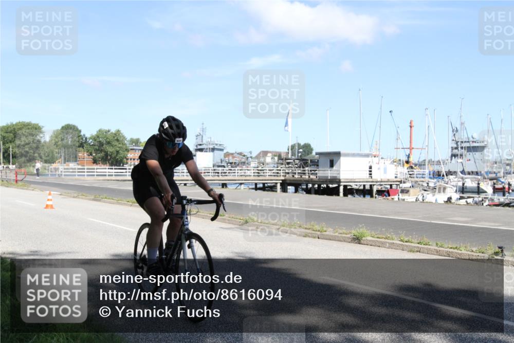 17.08.2025 - KN Förde Triathlon 2025 Yannick Fuchs http://msf.ph/oto/8616094 17.08.2025 11:32:34 Radfahren 324, 364, 375, 604 meine-sportfotos.de