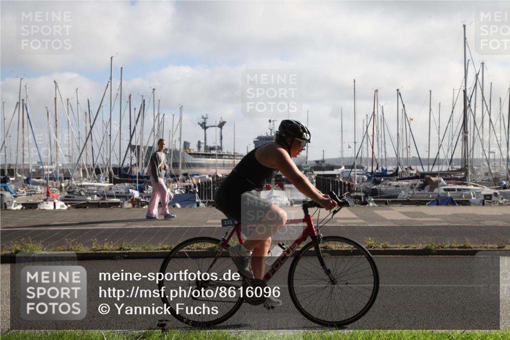 17.08.2025 - KN Förde Triathlon 2025 Yannick Fuchs http://msf.ph/oto/8616096 17.08.2025 09:30:58 Radfahren 111, 197, 208, 212, 223 meine-sportfotos.de
