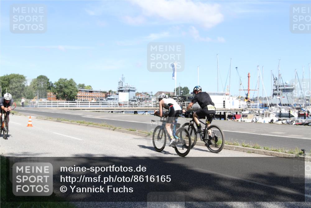 17.08.2025 - KN Förde Triathlon 2025 Yannick Fuchs http://msf.ph/oto/8616165 17.08.2025 11:33:26 Radfahren 280, 284, 296, 327, 350, 601, 642 meine-sportfotos.de