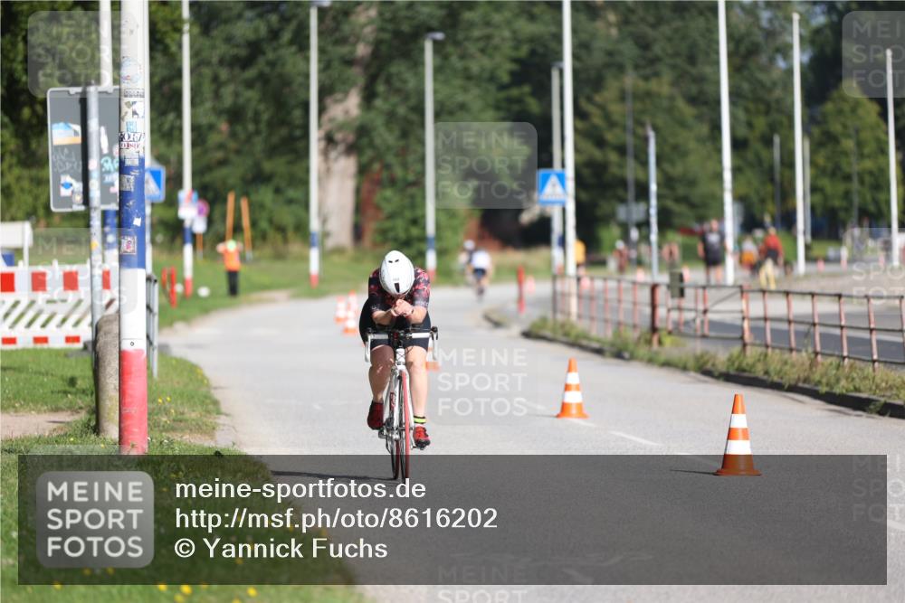 17.08.2025 - KN Förde Triathlon 2025 Yannick Fuchs http://msf.ph/oto/8616202 17.08.2025 09:34:35 Radfahren 105, 152, 252, 253, 138, 243, 246 meine-sportfotos.de