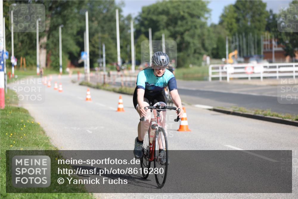 17.08.2025 - KN Förde Triathlon 2025 Yannick Fuchs http://msf.ph/oto/8616280 17.08.2025 09:35:02 Radfahren 101, 128, 144, 146, 151, 122, 145, 166 meine-sportfotos.de