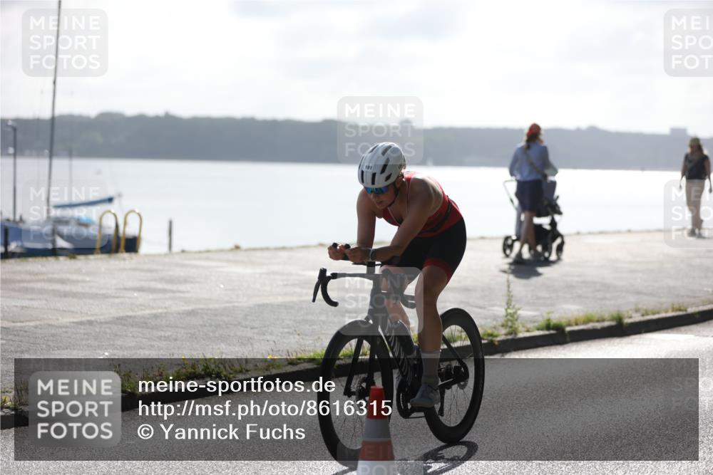 17.08.2025 - KN Förde Triathlon 2025 Yannick Fuchs http://msf.ph/oto/8616315 17.08.2025 09:35:12 Radfahren 101, 144, 194 meine-sportfotos.de