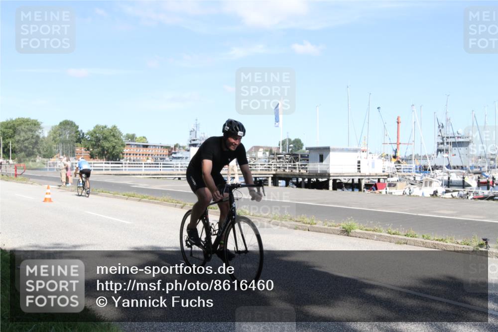 17.08.2025 - KN Förde Triathlon 2025 Yannick Fuchs http://msf.ph/oto/8616460 17.08.2025 11:36:15 Radfahren 300, 309, 326, 352, 612, 635 meine-sportfotos.de