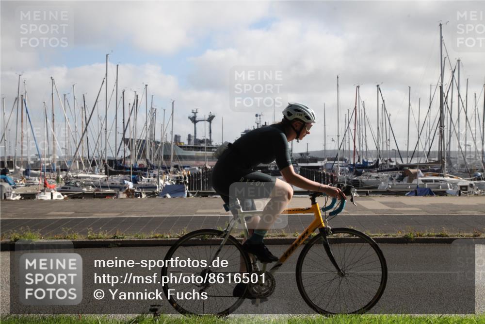 17.08.2025 - KN Förde Triathlon 2025 Yannick Fuchs http://msf.ph/oto/8616501 17.08.2025 09:34:54 Radfahren 122, 166 meine-sportfotos.de
