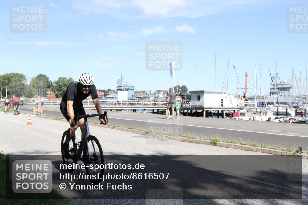 17.08.2025 - KN Förde Triathlon 2025 Yannick Fuchs http://msf.ph/oto/8616507 17.08.2025 11:36:35 Radfahren 285, 295, 297, 303, 351, 353, 354, 618, 621, 622, 643 meine-sportfotos.de
