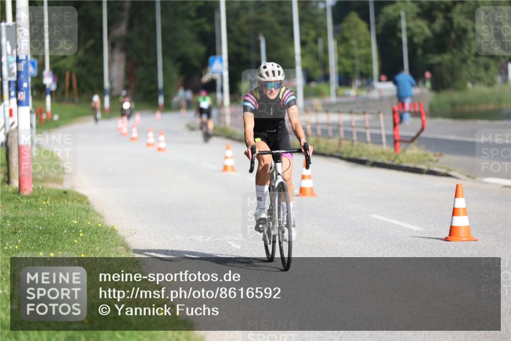 17.08.2025 - KN Förde Triathlon 2025 Yannick Fuchs http://msf.ph/oto/8616592 17.08.2025 09:36:37 Radfahren 141, 166 meine-sportfotos.de