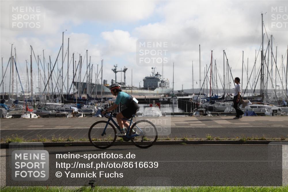 17.08.2025 - KN Förde Triathlon 2025 Yannick Fuchs http://msf.ph/oto/8616639 17.08.2025 09:36:41 Radfahren 141, 166 meine-sportfotos.de
