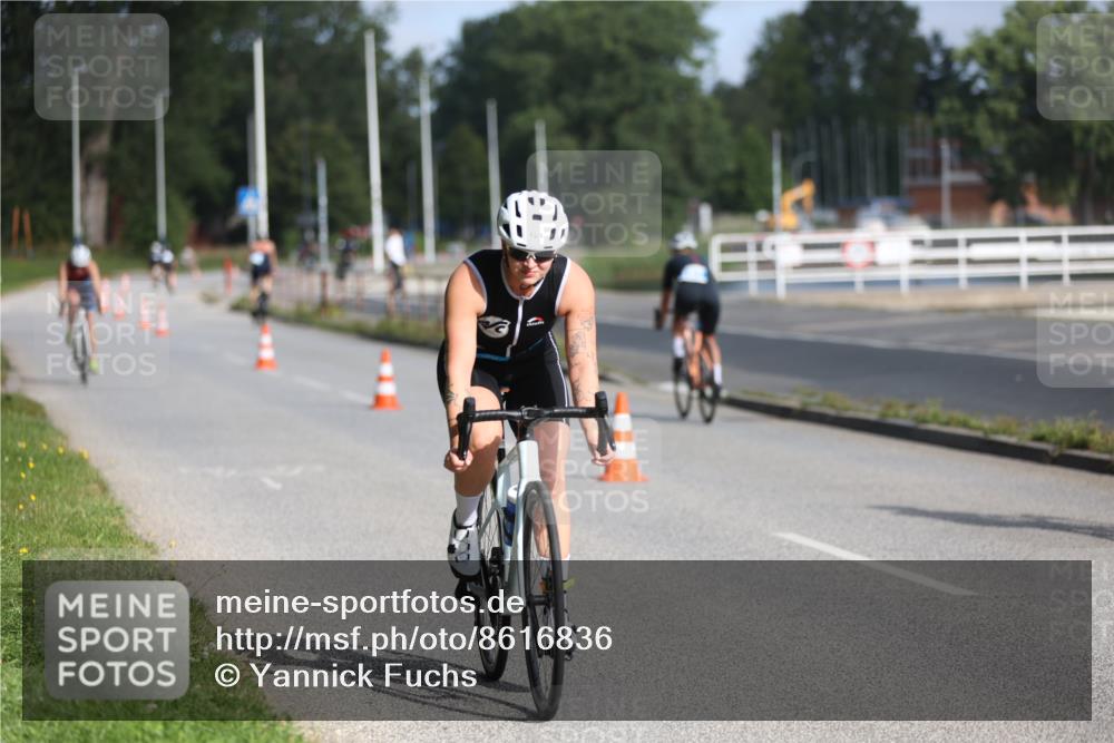 17.08.2025 - KN Förde Triathlon 2025 Yannick Fuchs http://msf.ph/oto/8616836 17.08.2025 09:37:50 Radfahren 109, 113, 121, 149, 159, 220, 228, 140, 161, 181 meine-sportfotos.de