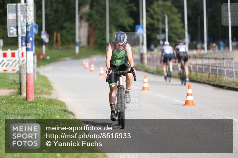 17.08.2025 - KN Förde Triathlon 2025 Yannick Fuchs http://msf.ph/oto/8616933 17.08.2025 09:38:16 Radfahren 169, 177, 254, 103, 192 meine-sportfotos.de