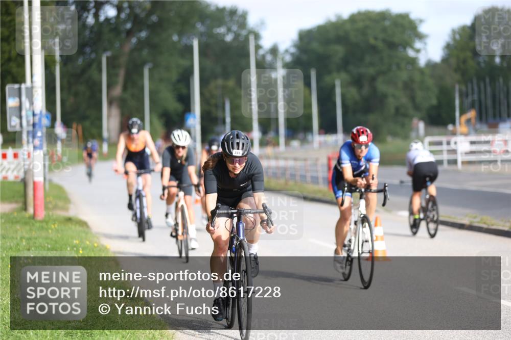 17.08.2025 - KN Förde Triathlon 2025 Yannick Fuchs http://msf.ph/oto/8617228 17.08.2025 09:39:36 Radfahren 109, 113, 117, 158, 161, 181, 228, 117, 157 meine-sportfotos.de