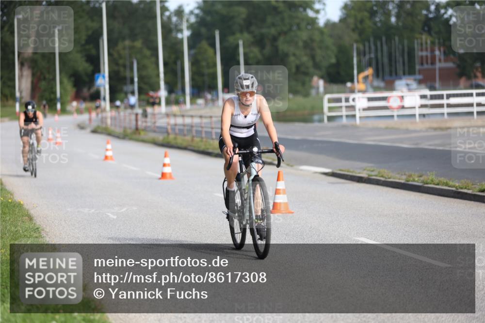 17.08.2025 - KN Förde Triathlon 2025 Yannick Fuchs http://msf.ph/oto/8617308 17.08.2025 09:39:54 Radfahren 103, 136, 153, 160, 183, 192, 220, 245, 250, 103, 149 meine-sportfotos.de