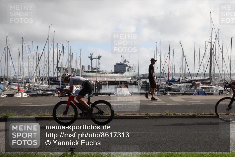 17.08.2025 - KN Förde Triathlon 2025 Yannick Fuchs http://msf.ph/oto/8617313 17.08.2025 09:43:29 Radfahren 105, 126, 190, 197, 210, 235, 253 meine-sportfotos.de
