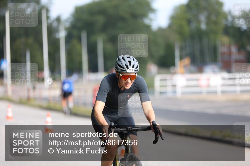 17.08.2025 - KN Förde Triathlon 2025 Yannick Fuchs http://msf.ph/oto/8617356 17.08.2025 09:40:12 Radfahren 108, 125, 169, 174, 202, 254, 160, 186 meine-sportfotos.de