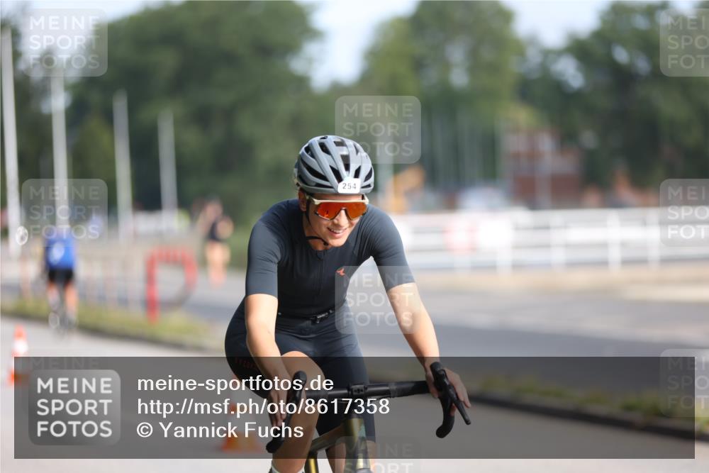 17.08.2025 - KN Förde Triathlon 2025 Yannick Fuchs http://msf.ph/oto/8617358 17.08.2025 09:40:12 Radfahren 108, 125, 169, 174, 202, 254, 160, 186 meine-sportfotos.de