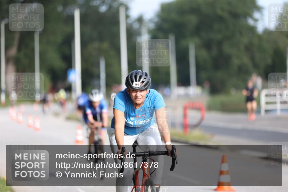 17.08.2025 - KN Förde Triathlon 2025 Yannick Fuchs http://msf.ph/oto/8617378 17.08.2025 09:40:15 Radfahren 108, 110, 114, 125, 169, 202, 174, 254 meine-sportfotos.de