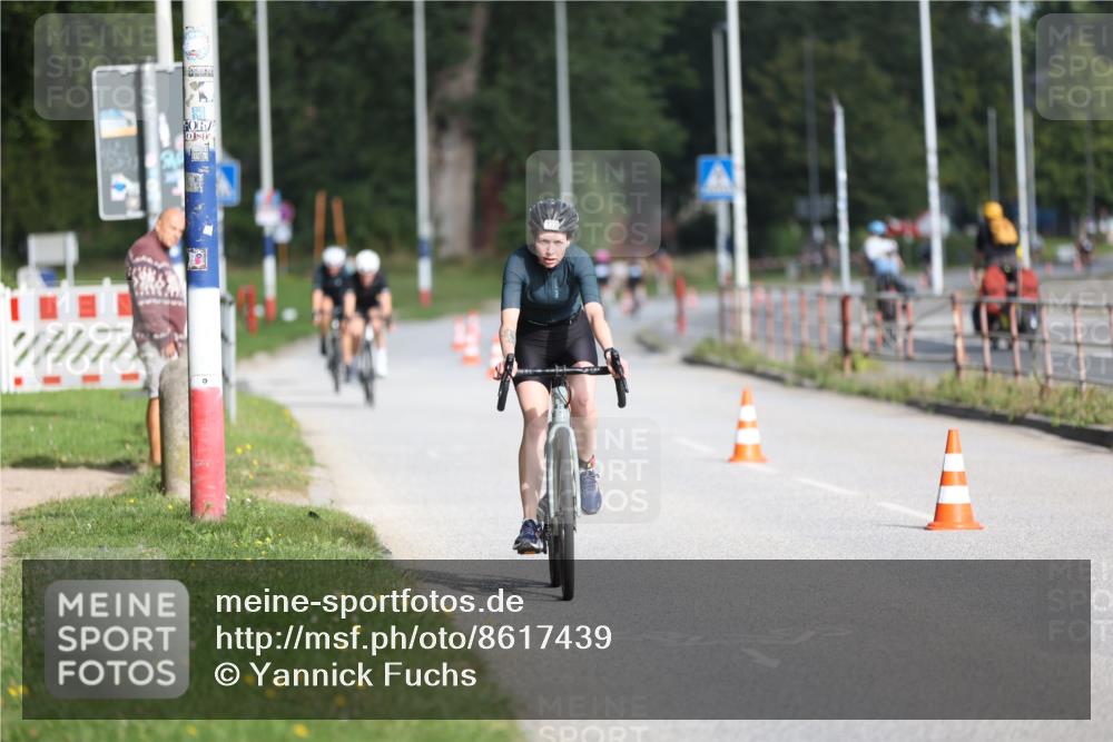 17.08.2025 - KN Förde Triathlon 2025 Yannick Fuchs http://msf.ph/oto/8617439 17.08.2025 09:40:33 Radfahren 107, 131, 163, 184, 240, 241, 104, 107, 179 meine-sportfotos.de