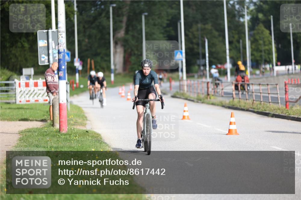 17.08.2025 - KN Förde Triathlon 2025 Yannick Fuchs http://msf.ph/oto/8617442 17.08.2025 09:40:33 Radfahren 107, 131, 163, 184, 240, 241, 104, 107, 179 meine-sportfotos.de