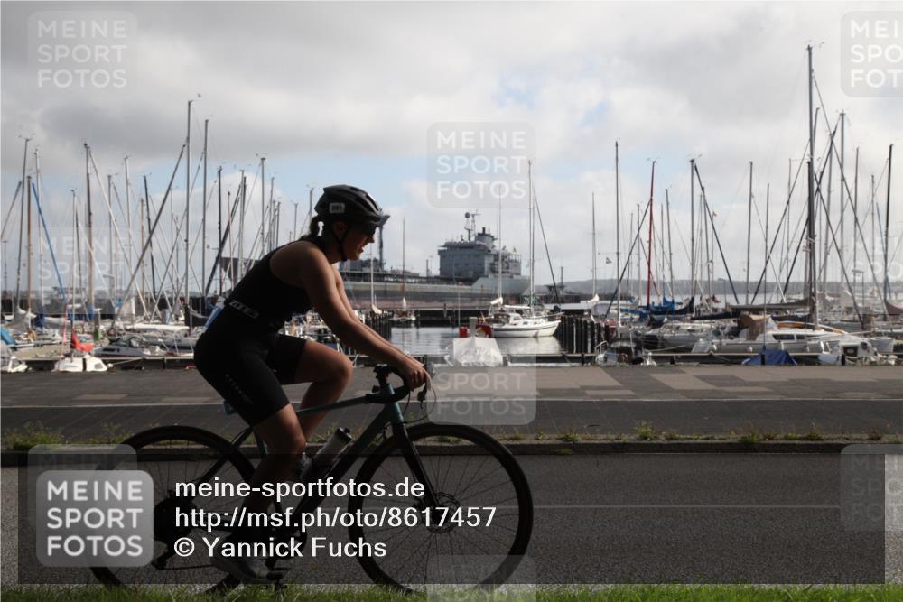 17.08.2025 - KN Förde Triathlon 2025 Yannick Fuchs http://msf.ph/oto/8617457 17.08.2025 09:44:47 Radfahren 200, 201, 212, 230, 252 meine-sportfotos.de