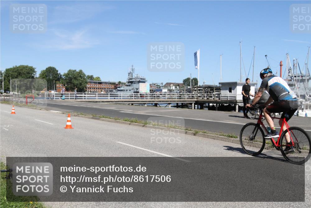 17.08.2025 - KN Förde Triathlon 2025 Yannick Fuchs http://msf.ph/oto/8617506 17.08.2025 11:59:41 Radfahren 363, 367 meine-sportfotos.de