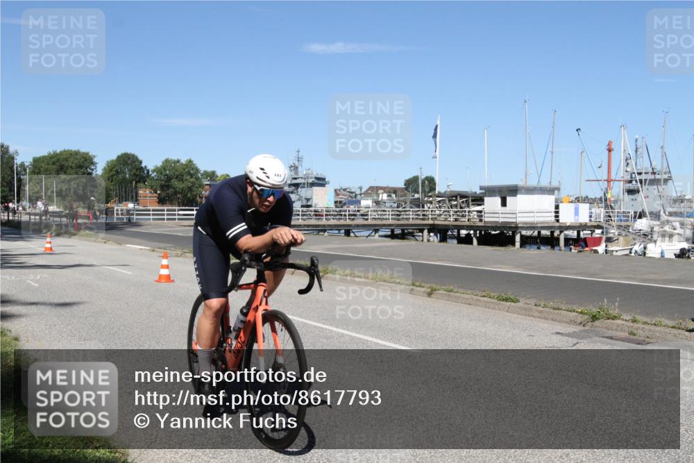 17.08.2025 - KN Förde Triathlon 2025 Yannick Fuchs http://msf.ph/oto/8617793 17.08.2025 12:51:02 Radfahren 441, 456 meine-sportfotos.de