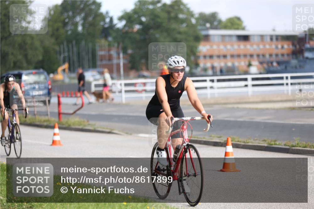 17.08.2025 - KN Förde Triathlon 2025 Yannick Fuchs http://msf.ph/oto/8617899 17.08.2025 09:43:58 Radfahren 122, 145, 146, 147, 151, 162, 205, 208, 218, 242, 111, 127, 148, 215, 244 meine-sportfotos.de