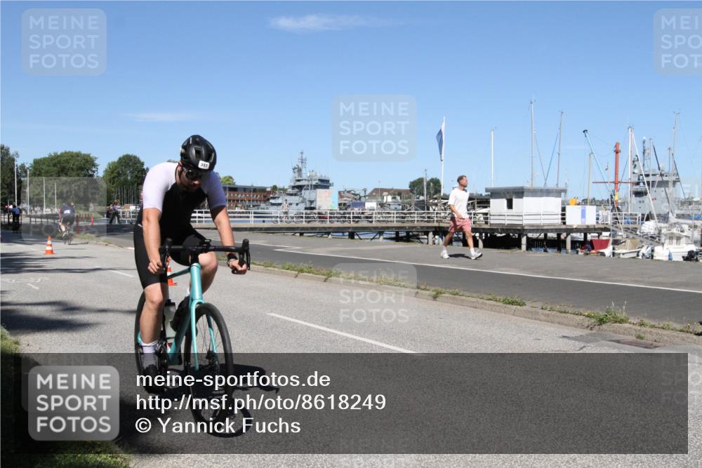 17.08.2025 - KN Förde Triathlon 2025 Yannick Fuchs http://msf.ph/oto/8618249 17.08.2025 12:57:31 Radfahren 357, 397, 410, 413, 417 meine-sportfotos.de
