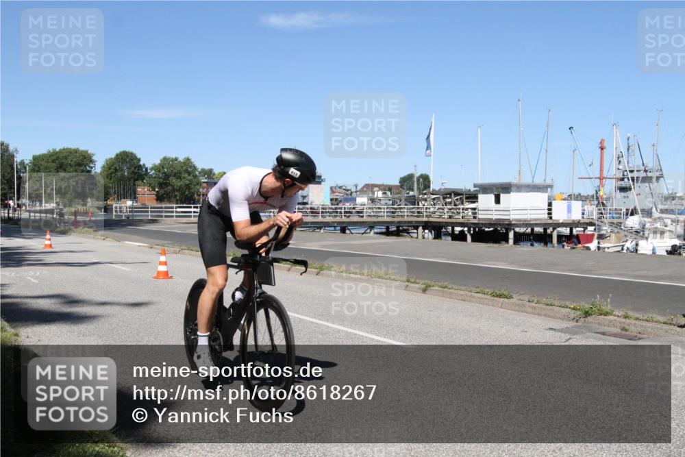 17.08.2025 - KN Förde Triathlon 2025 Yannick Fuchs http://msf.ph/oto/8618267 17.08.2025 12:57:55 Radfahren 415, 422, 492, 532, 548 meine-sportfotos.de