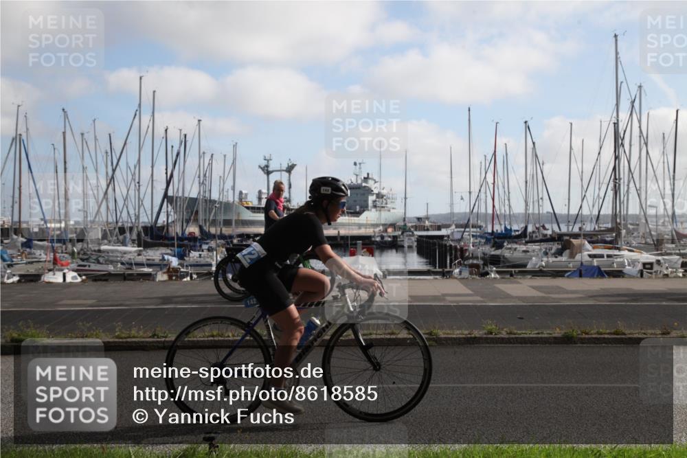17.08.2025 - KN Förde Triathlon 2025 Yannick Fuchs http://msf.ph/oto/8618585 17.08.2025 10:03:06 Radfahren 142, 181, 216 meine-sportfotos.de