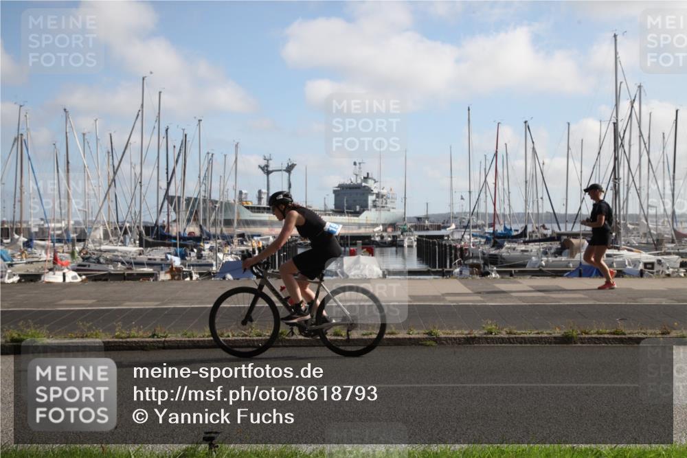 17.08.2025 - KN Förde Triathlon 2025 Yannick Fuchs http://msf.ph/oto/8618793 17.08.2025 10:09:13 Radfahren 197, 205, 237 meine-sportfotos.de