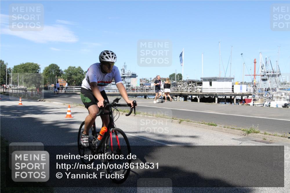 17.08.2025 - KN Förde Triathlon 2025 Yannick Fuchs http://msf.ph/oto/8619531 17.08.2025 13:24:58 Radfahren 452, 469 meine-sportfotos.de